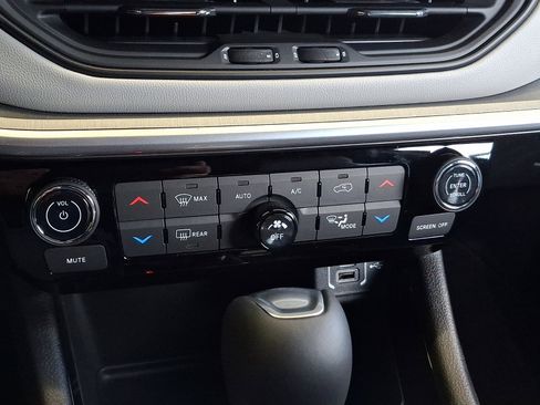 New 2026 Jeep Compass Limited image 11