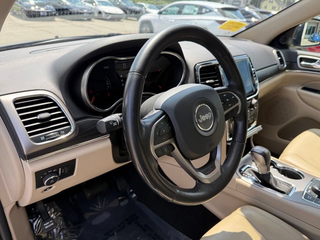 Used 2021 Jeep Grand Cherokee Limited AWD/4WD image 19