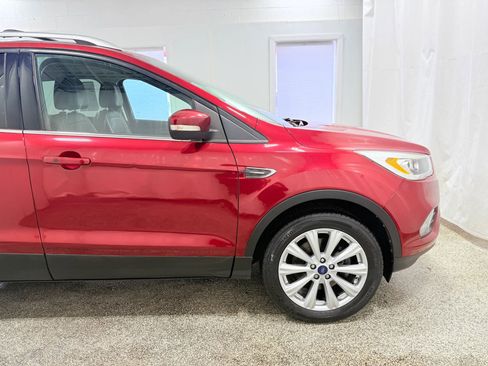 Used 2017 Ford Escape Titanium image 8
