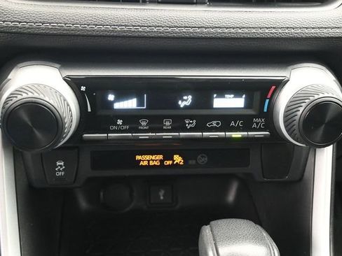 Used 2020 Toyota RAV4 LE image 21