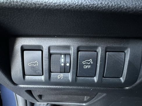 Used 2023 Subaru Outback Premium image 18