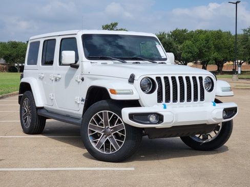 Used 2023 Jeep Wrangler Unlimited Sahara AWD/4WD image 1