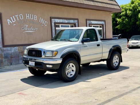 Used 2004 Toyota Tacoma PreRunner RWD image 1