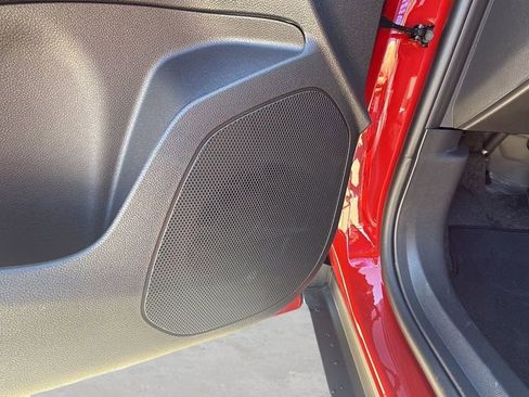 New 2026 Chevrolet Trax RS w/ Sunroof Package FWD image 30
