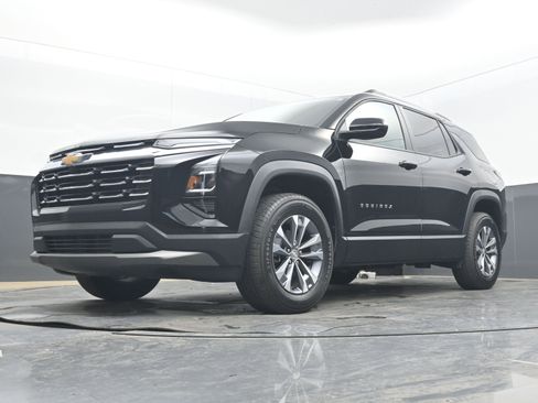 Used 2025 Chevrolet Equinox LT w/ Convenience Package II image 23