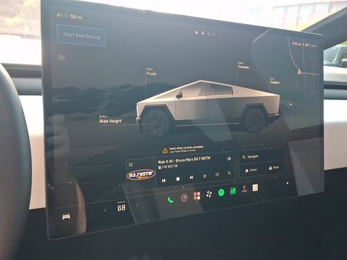 Used 2024 Tesla Cybertruck AWD Crew Cab image 15