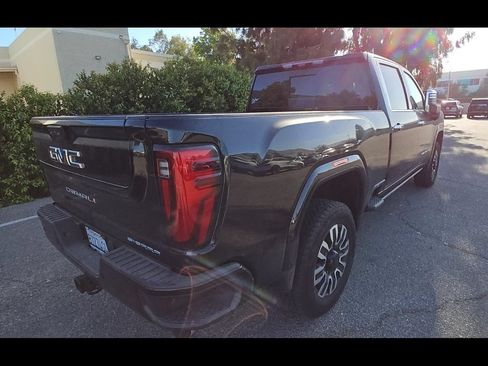 Used 2025 GMC Sierra 2500 Denali Ultimate w/ Max Trailering Package AWD/4WD image 8