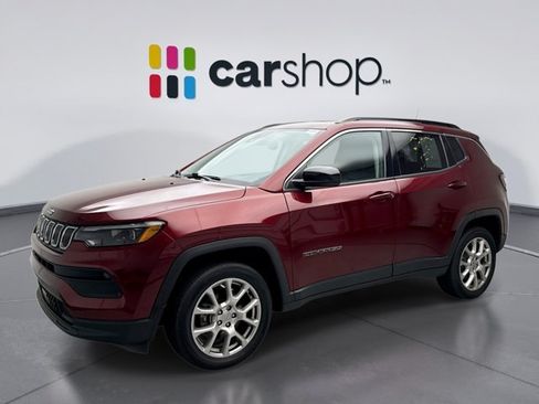 Used 2022 Jeep Compass Latitude w/ Sun and Sound Group AWD/4WD image 1