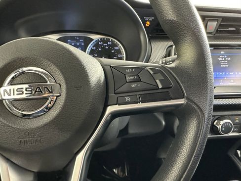 Used 2019 Nissan Kicks S FWD image 37