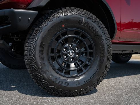 New 2026 Ford Bronco Badlands w/ Sasquatch Package AWD/4WD image 7