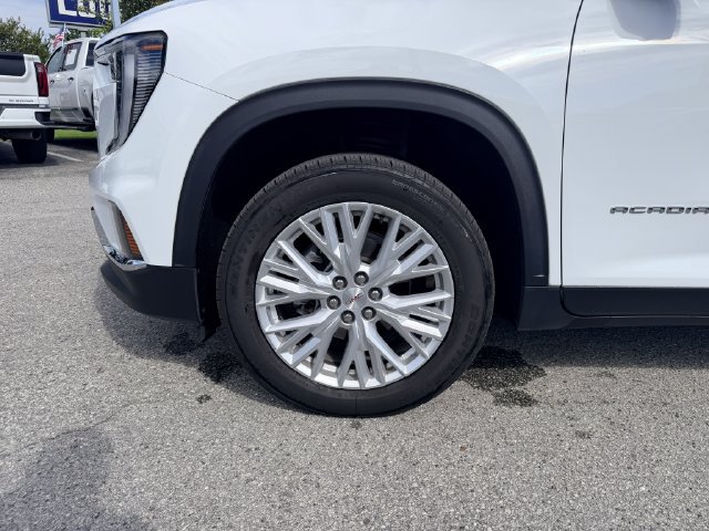 Used 2026 GMC Acadia Elevation w/ Elevation Premium Package FWD image 9