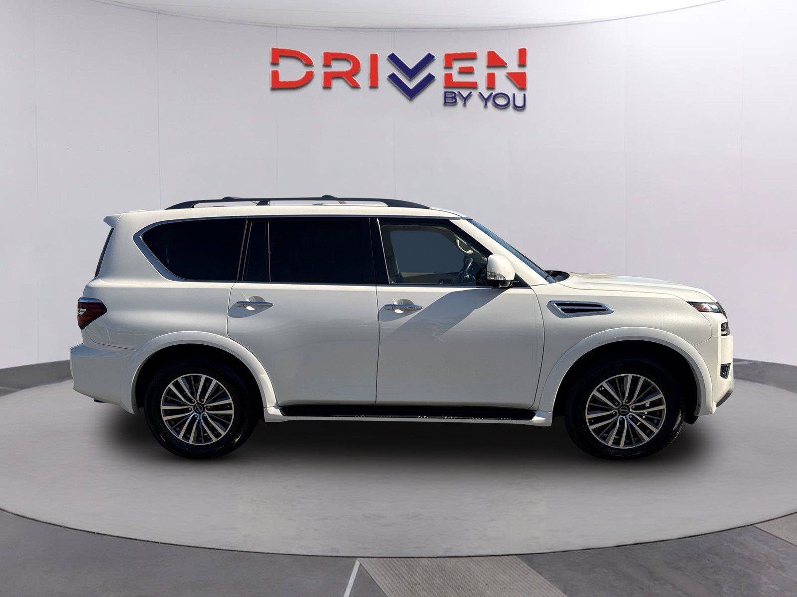 Used 2023 Nissan Armada SL w/ Captain's Chairs Package RWD image 2