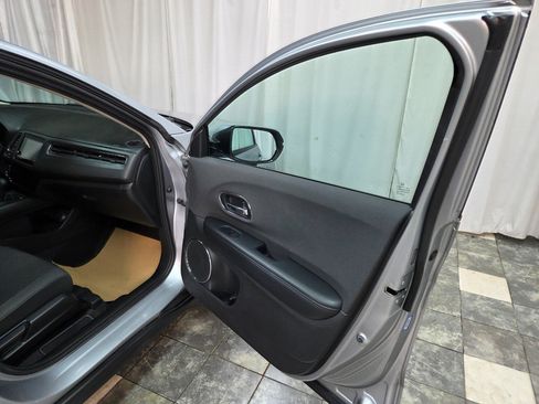 Used 2019 Honda HR-V EX image 10