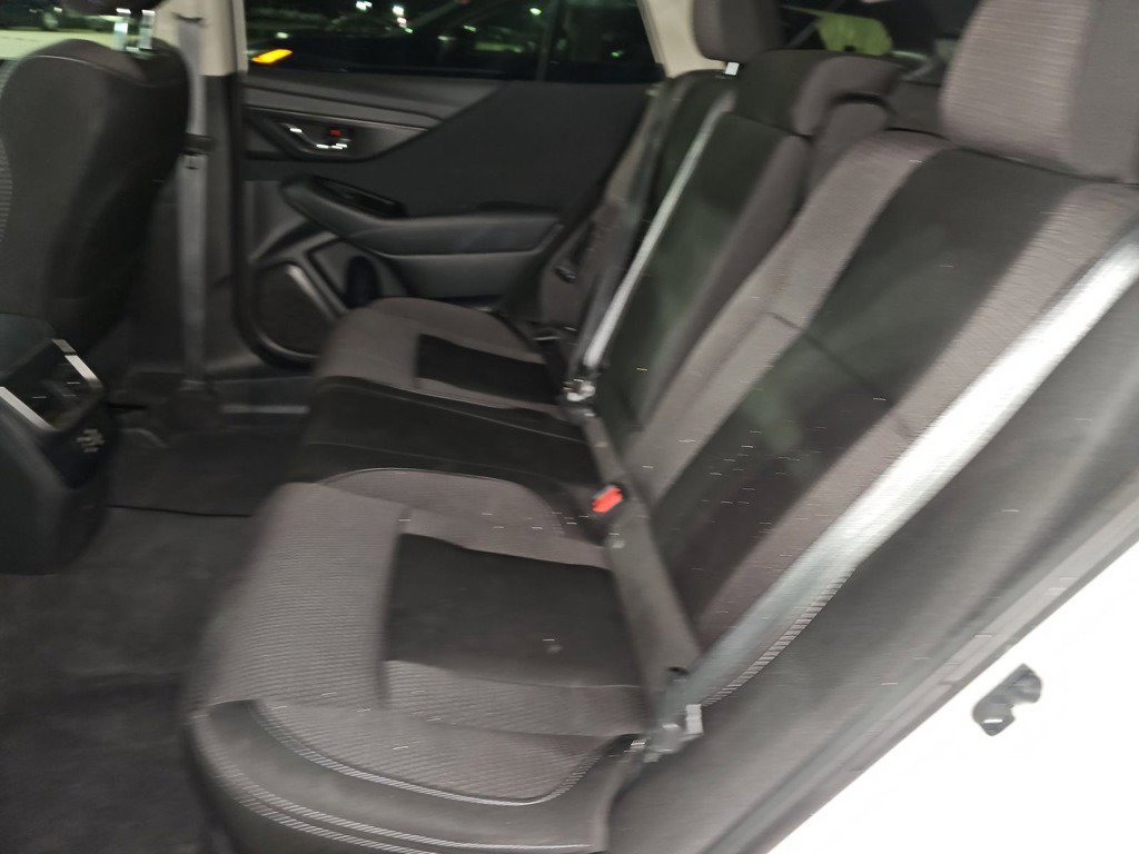 Used 2025 Subaru Outback Premium AWD/4WD image 14