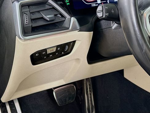 Used 2022 BMW 330i Sedan w/ M Sport Package image 10