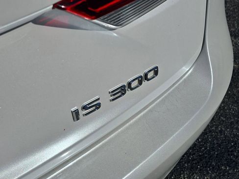 Used 2020 Lexus IS 300 image 5