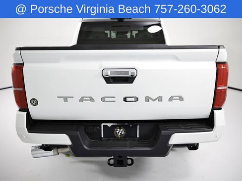 Used 2025 Toyota Tacoma Limited AWD/4WD image 4