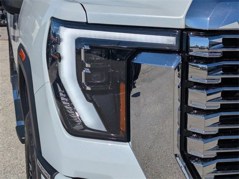 New 2026 GMC Sierra 3500 Denali w/ Denali Reserve Package image 9