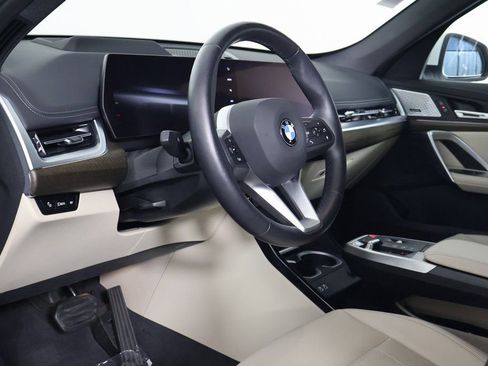 Used 2025 BMW X1 xDrive28i w/ Premium Package image 7