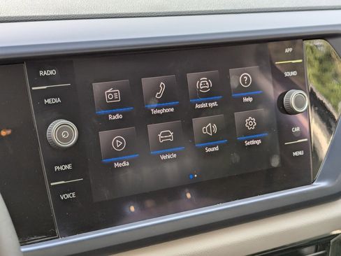 Used 2022 Volkswagen Taos SE image 18