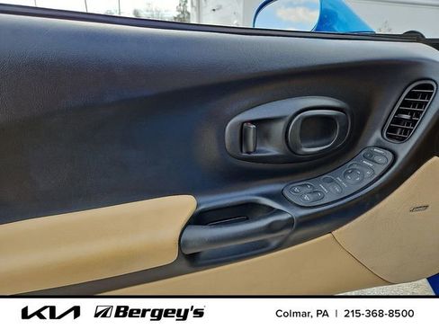 Used 2000 Chevrolet Corvette Convertible w/ Performance Handling Pkg image 13