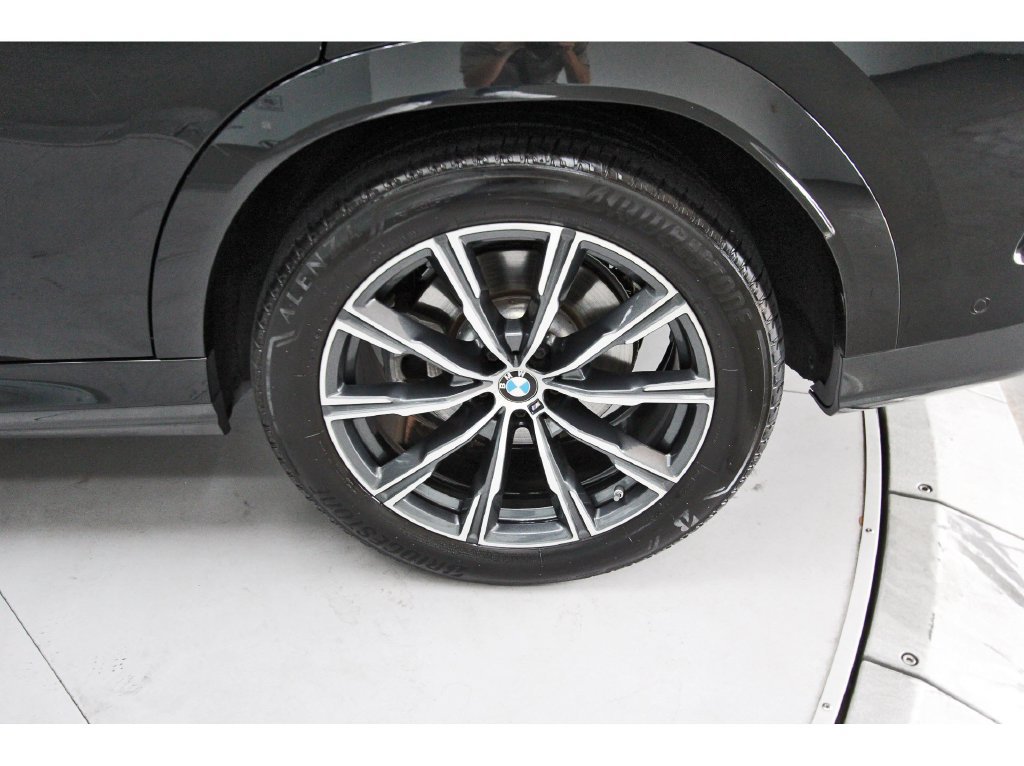 Used 2024 BMW X6 xDrive40i w/ Premium Package AWD/4WD image 6
