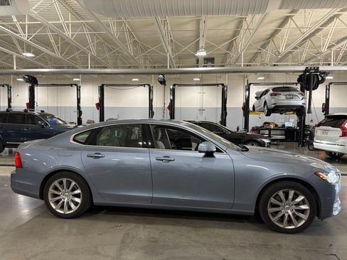 Used 2017 Volvo S90 T6 Momentum w/ Vision Package AWD/4WD image 10