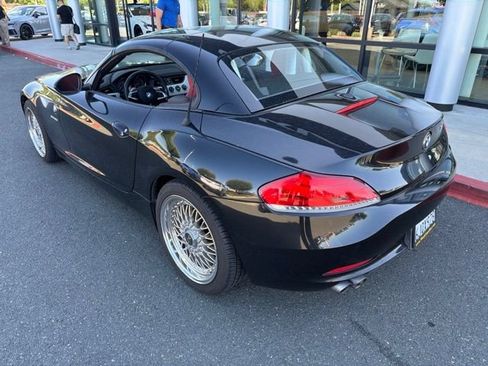 Used 2009 BMW Z4 sDrive30i RWD image 2