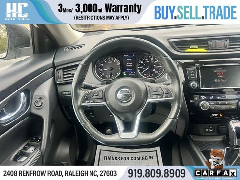 Used 2018 Nissan Rogue SV image 19