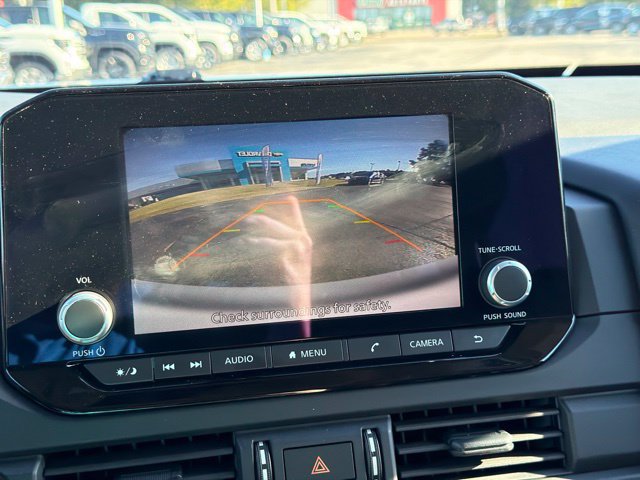 Used 2025 Nissan Pathfinder S FWD image 23