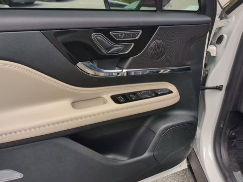 New 2026 Lincoln Corsair Premiere FWD image 12