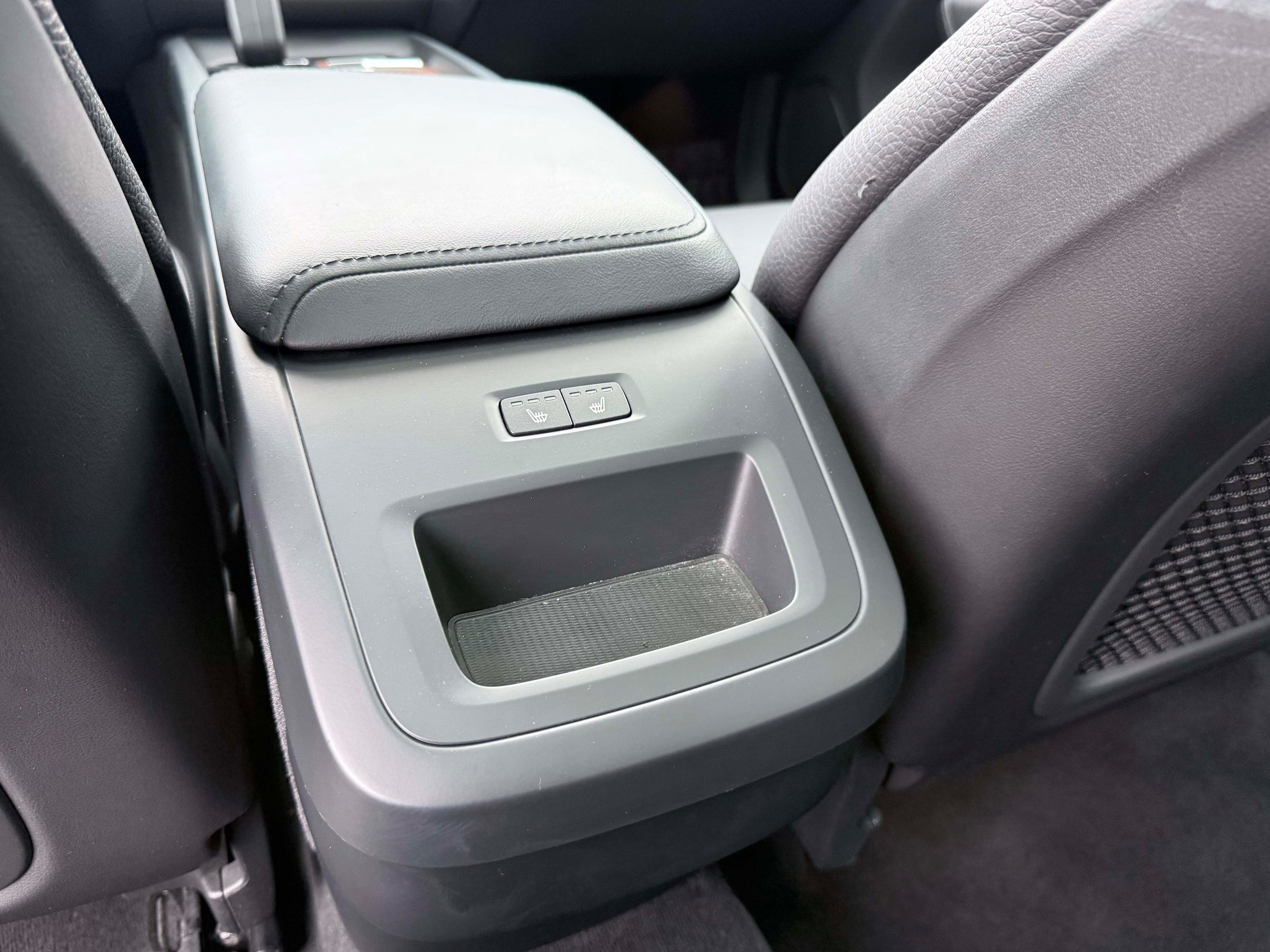 Certified 2023 Volvo XC60 B5 Plus AWD/4WD image 16