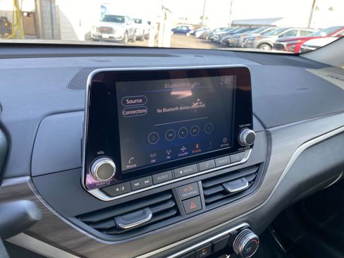 Used 2025 Nissan Altima 2.5 SV image 20