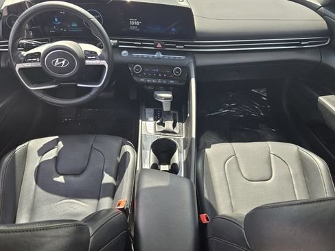 Used 2023 Hyundai Elantra Limited FWD image 13