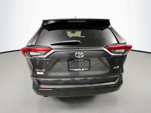 Used 2022 Toyota RAV4 XLE Premium FWD image 6