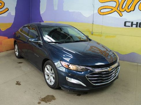 Used 2021 Chevrolet Malibu LT FWD image 2