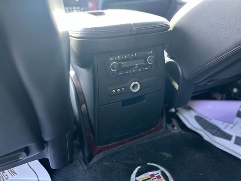 Used 2012 Cadillac Escalade Luxury image 21