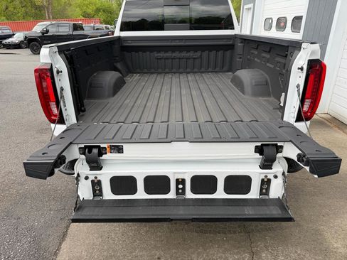 Used 2022 GMC Sierra 2500 Denali w/ Denali Ultimate Package AWD/4WD image 22