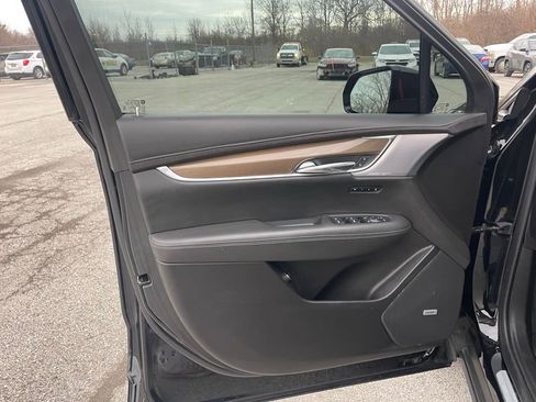 Used 2022 Cadillac XT6 Sport w/ Platinum Package image 14