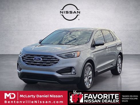 Used 2023 Ford Edge Titanium AWD/4WD image 2