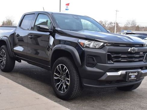 Used 2024 Chevrolet Colorado Trail Boss w/ LPO, Dark Essentials Package image 11