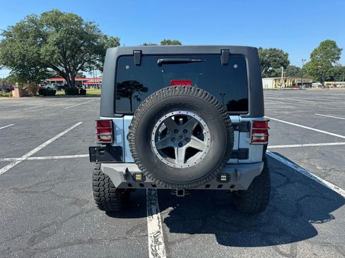 Used 2012 Jeep Wrangler Unlimited Sahara w/ Connectivity Group image 7