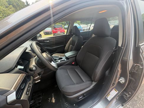 Used 2025 Nissan Altima 2.5 SV FWD image 29