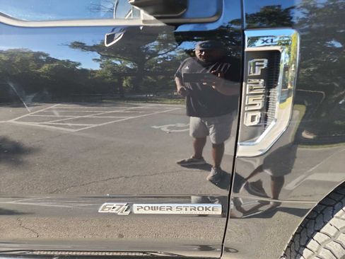 Used 2018 Ford F250 XL w/ Power Equipment Group image 14