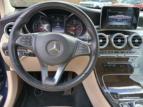 Used 2017 Mercedes-Benz GLC 300 4MATIC image 2