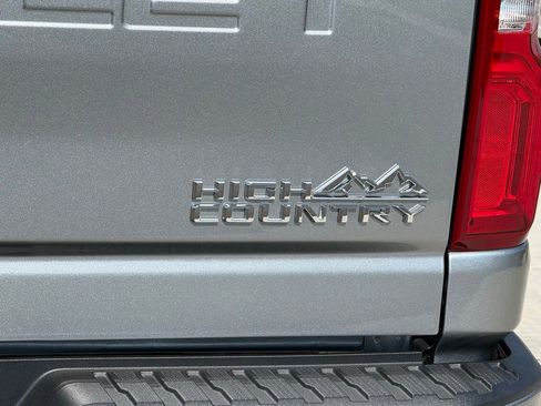 Used 2024 Chevrolet Silverado 2500 High Country w/ High Country Premium Package AWD/4WD image 42