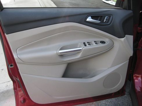 Used 2014 Ford Escape SE FWD image 11