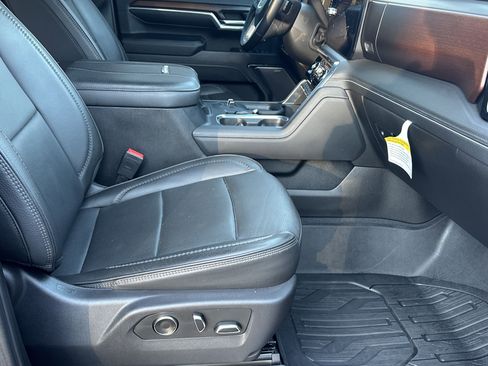 Used 2024 GMC Sierra 2500 Denali w/ Technology Package image 17