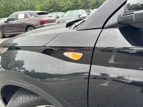 Used 2023 Hyundai Venue SEL FWD image 10