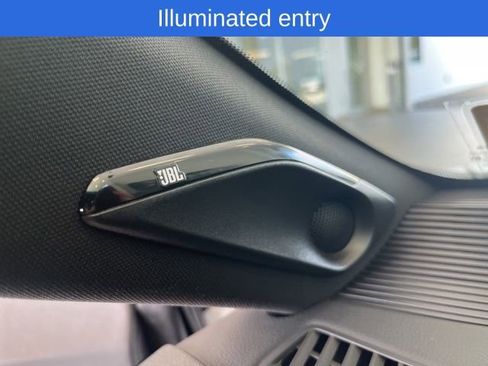 Used 2024 Toyota Venza Limited image 14